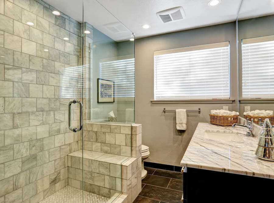 Bathroom-Shower-and-Steam-Room-In-Foley