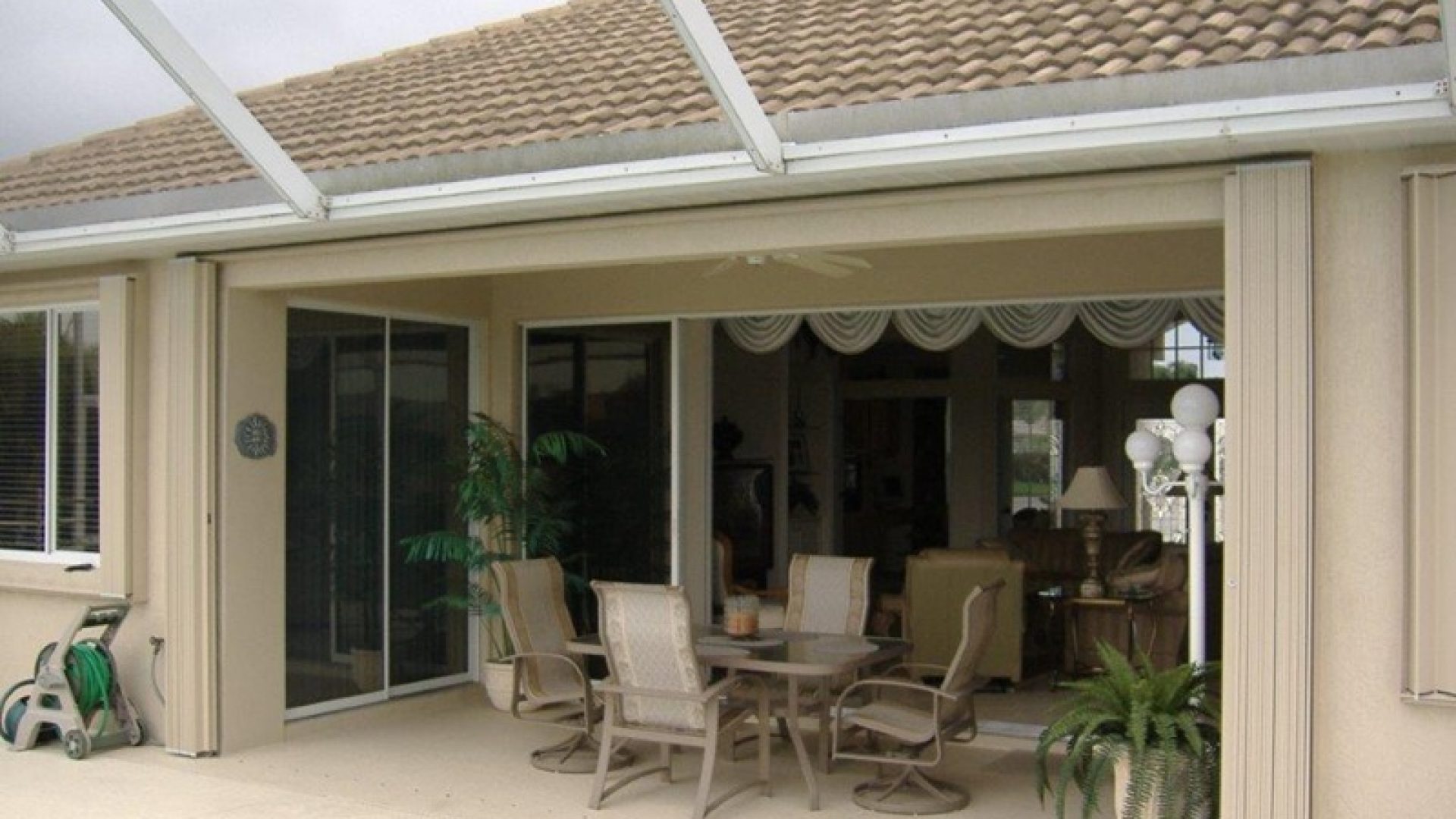 Sliding Door 1